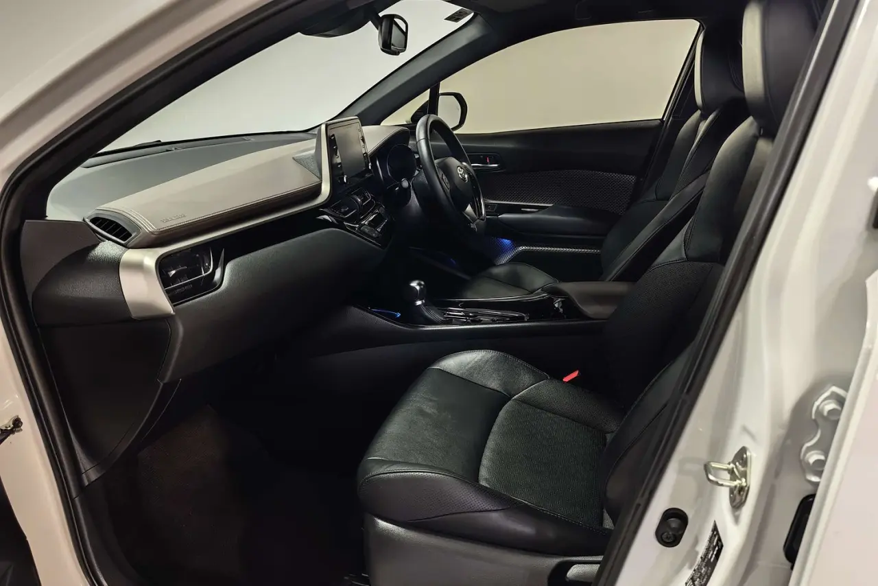 2023 Toyota C-HR Gallery Image 14