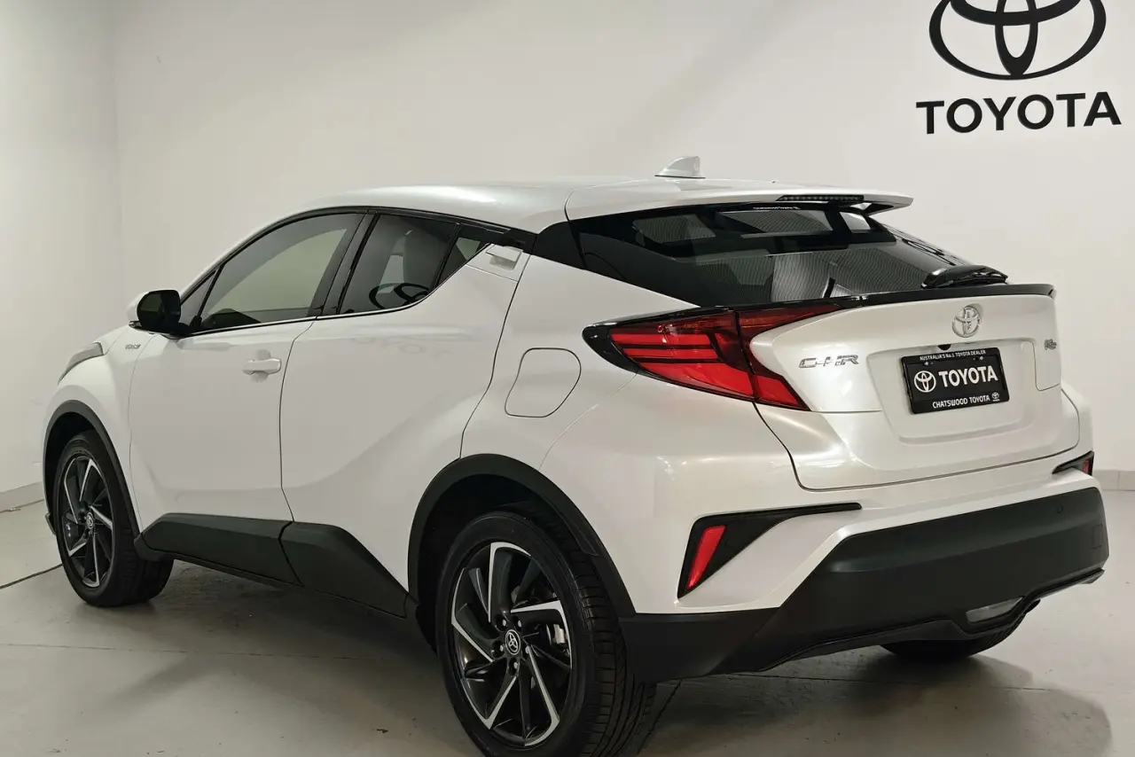 2023 Toyota C-HR Gallery Image 6