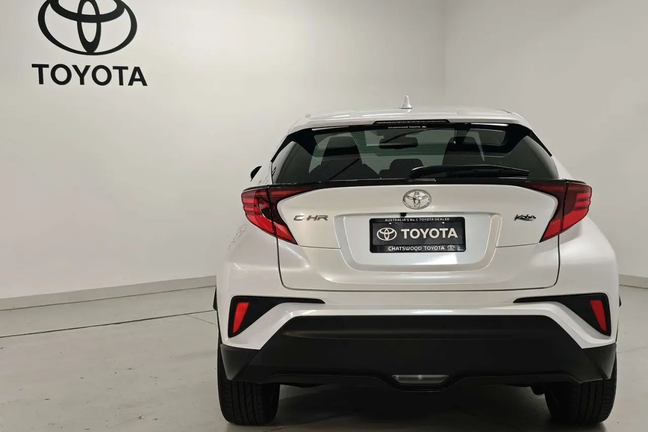 2023 Toyota C-HR Gallery Image 7