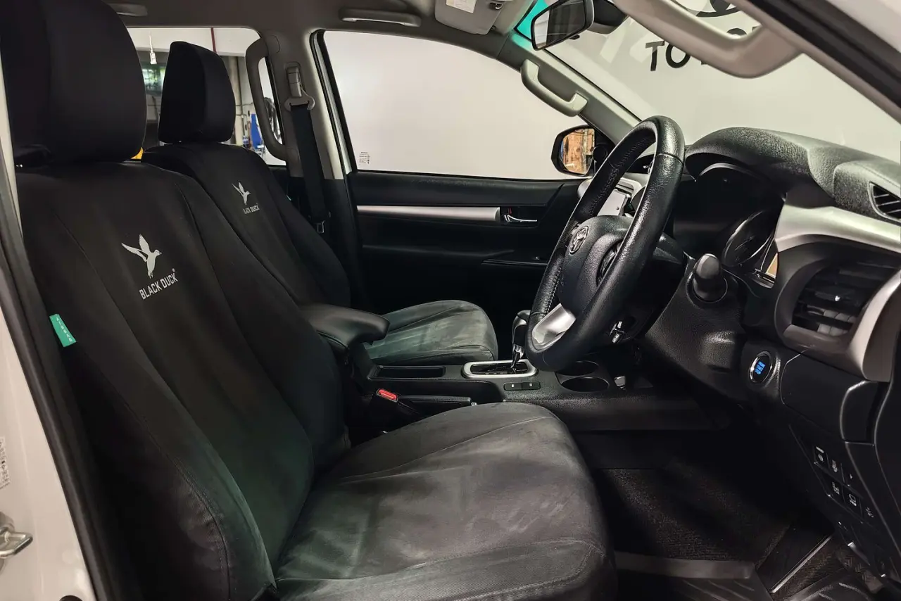 2023 Toyota Hilux Gallery Image 10