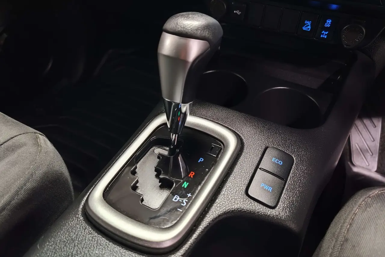 2023 Toyota Hilux Gallery Image 19