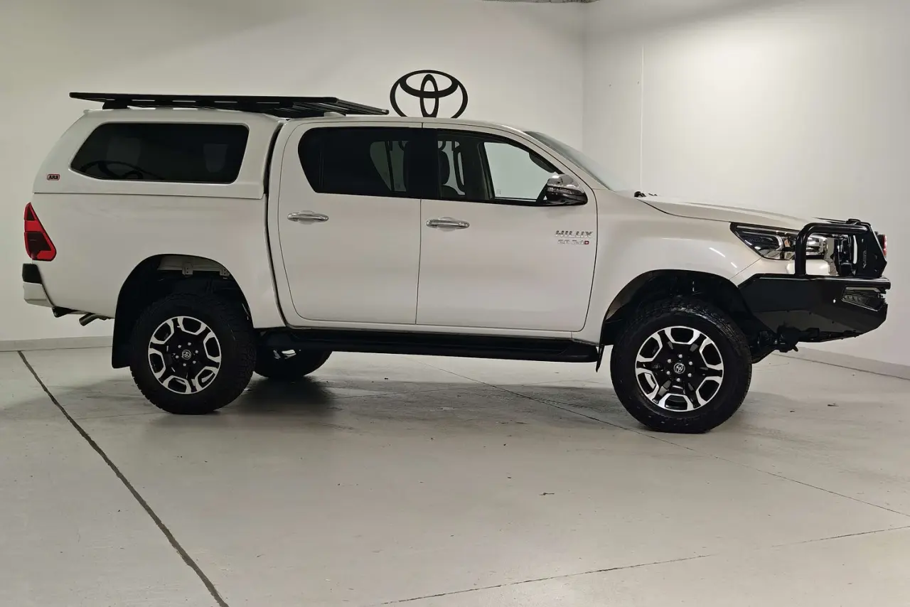 2023 Toyota Hilux Gallery Image 4