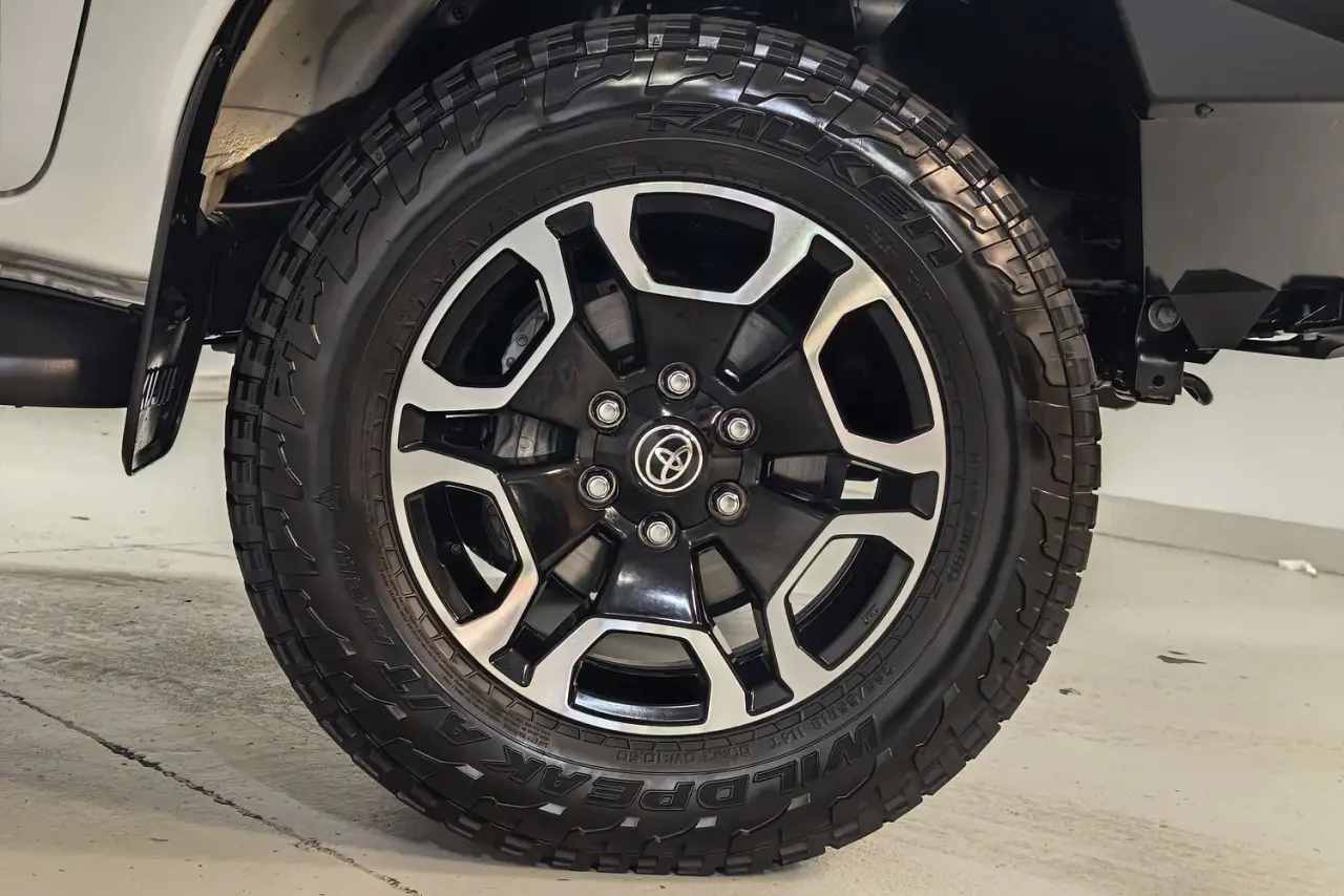 2023 Toyota Hilux Gallery Image 5