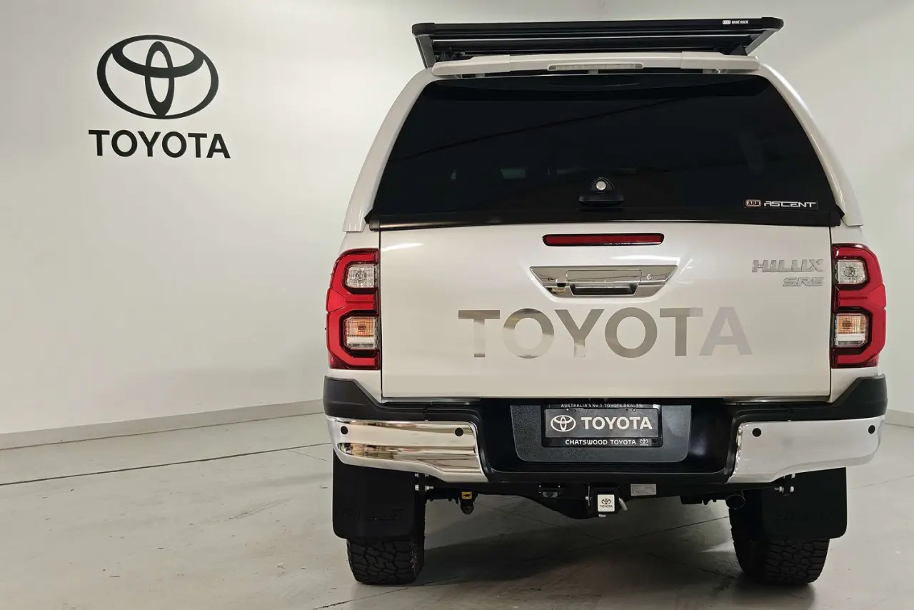 2023 Toyota Hilux Gallery Image 7