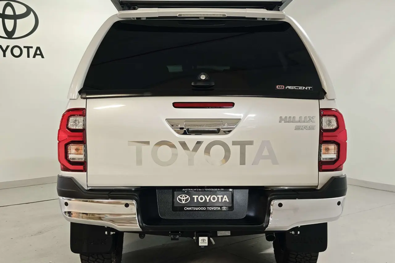 2023 Toyota Hilux Gallery Image 8