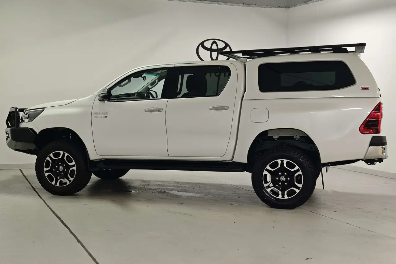 2023 Toyota Hilux Gallery Image 9