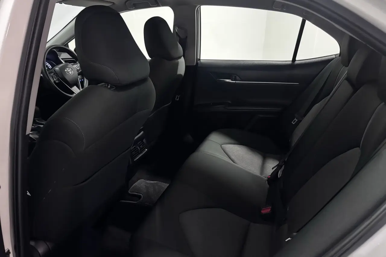 2021 Toyota Camry Gallery Image 13