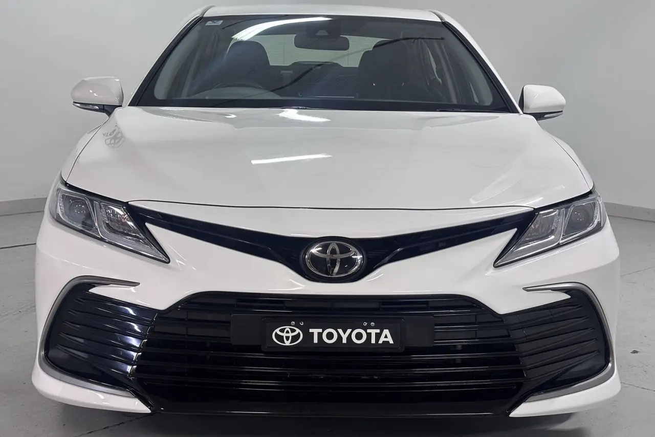 2021 Toyota Camry Gallery Image 3