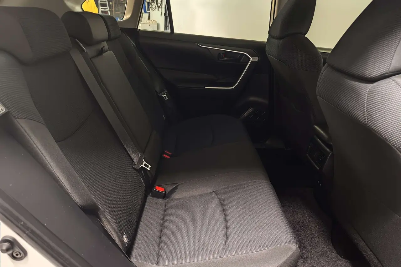2022 Toyota RAV4 Gallery Image 11