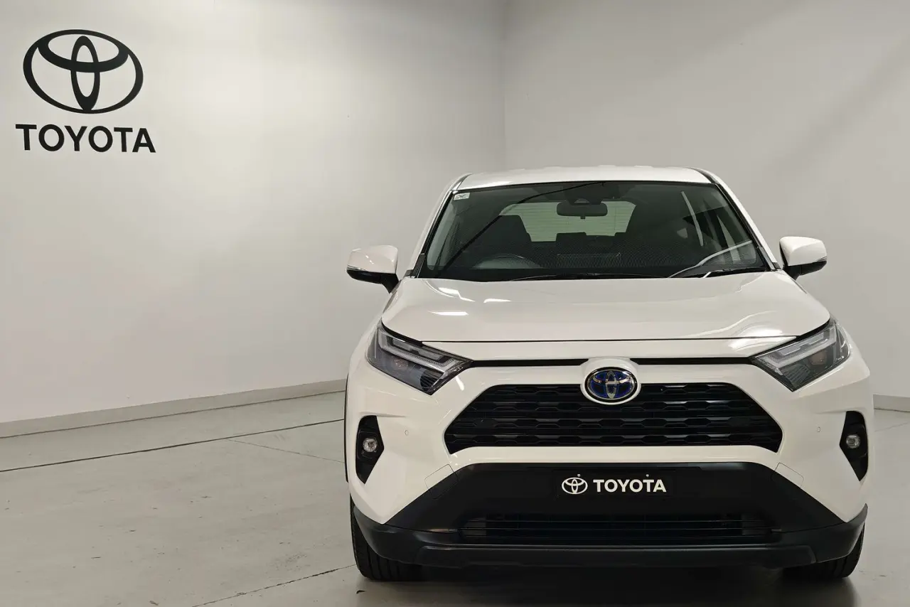 2022 Toyota RAV4 Gallery Image 2