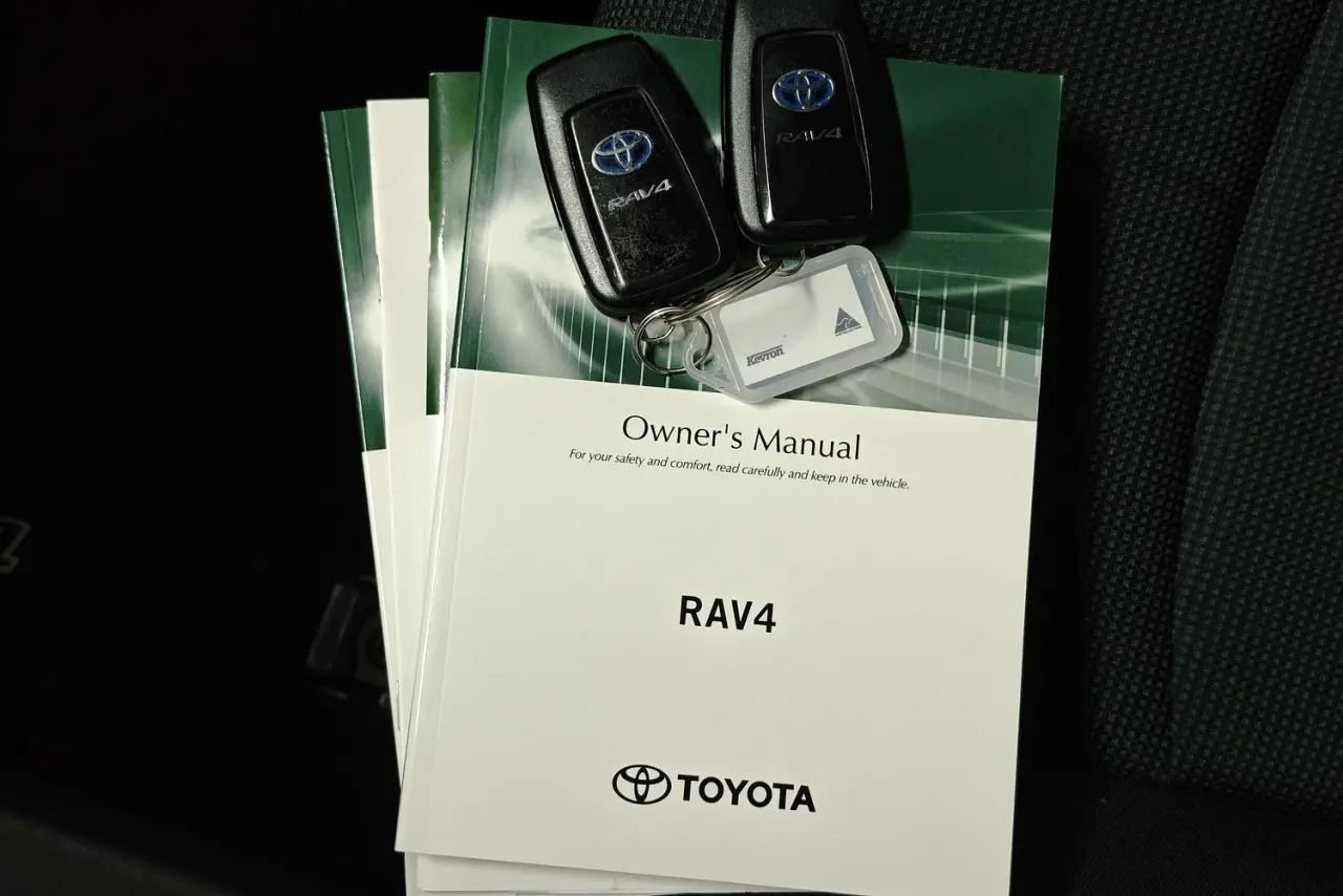 2022 Toyota RAV4 Gallery Image 21