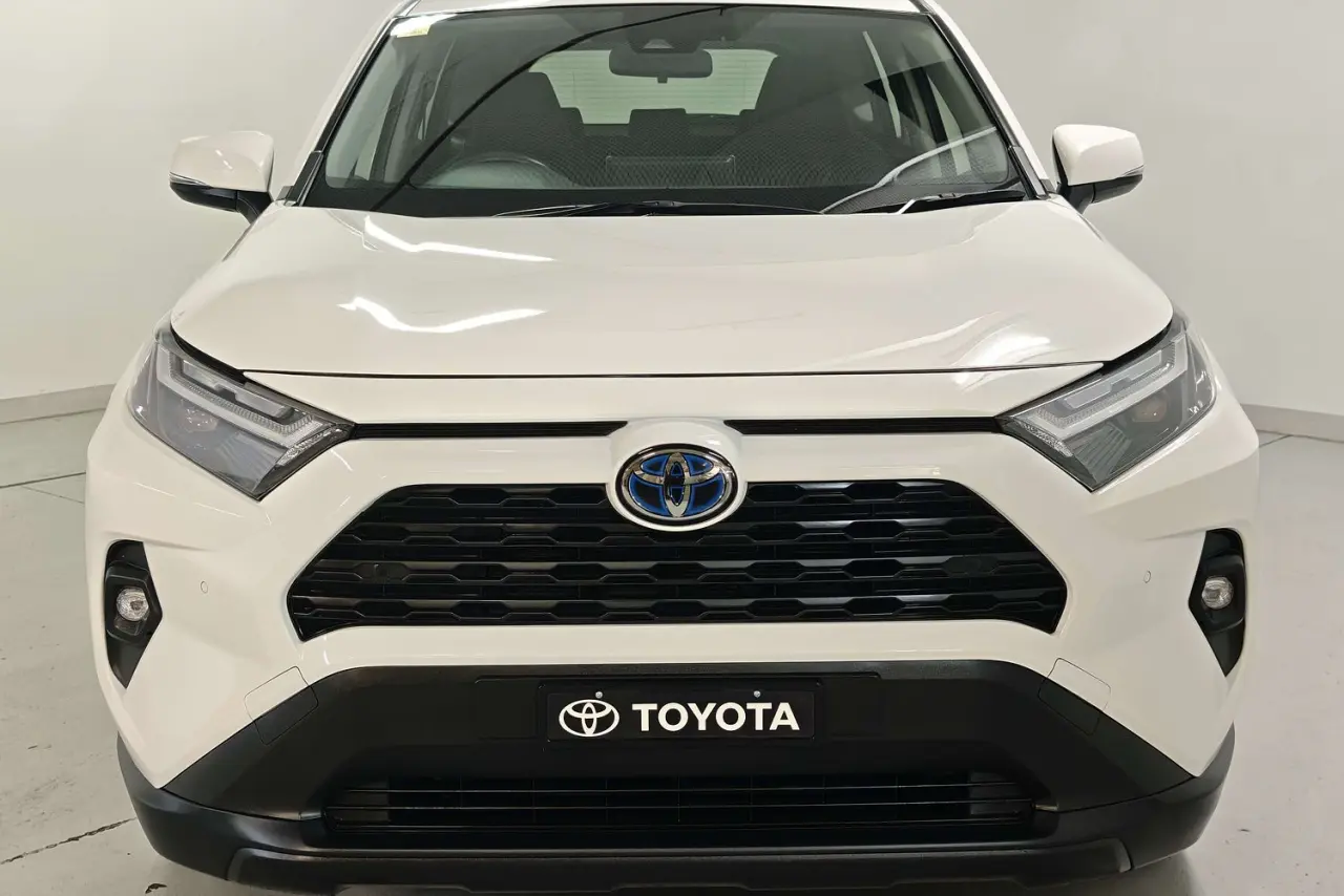 2022 Toyota RAV4 Gallery Image 3