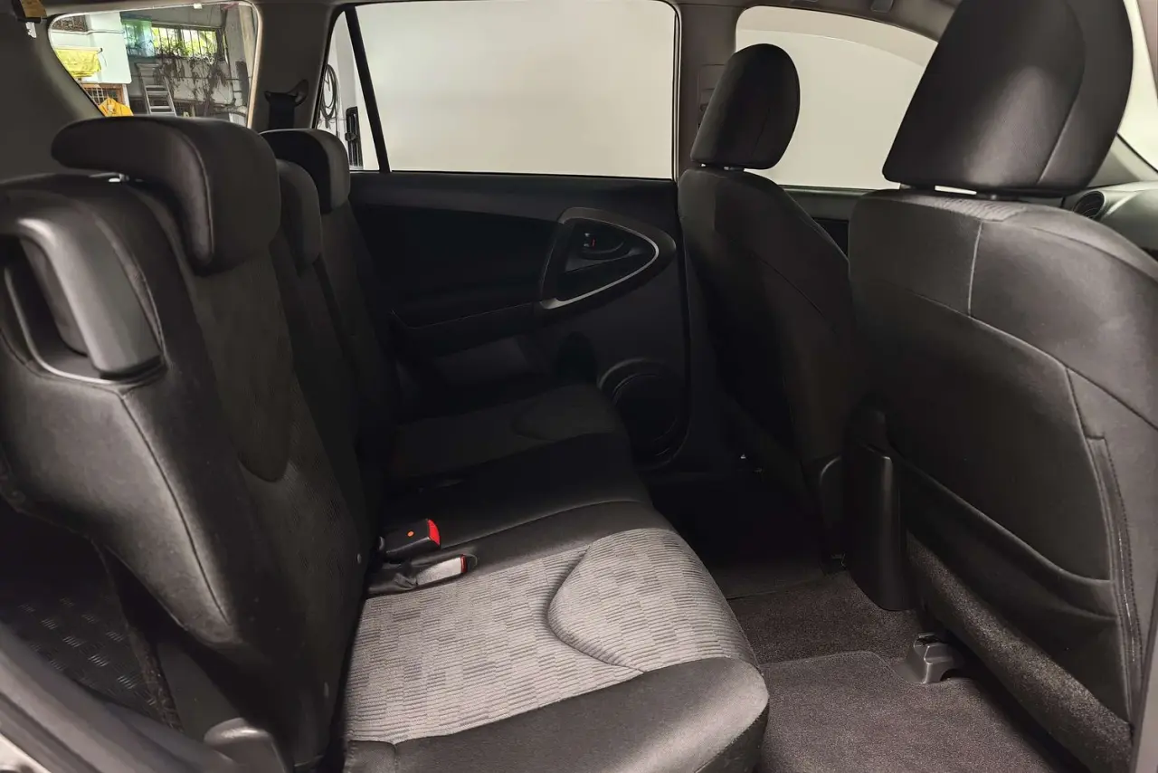 2010 Toyota RAV4 Gallery Image 11