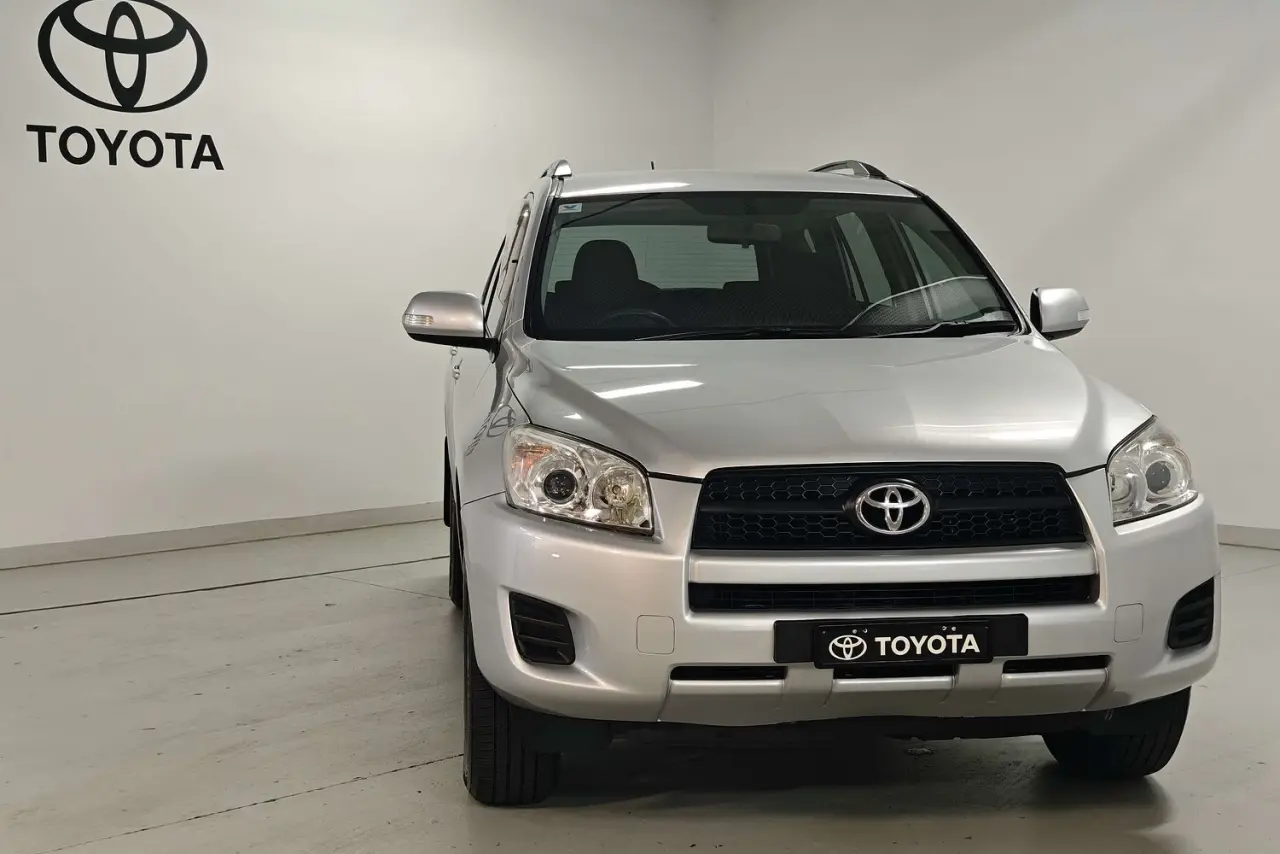 2010 Toyota RAV4 Gallery Image 2
