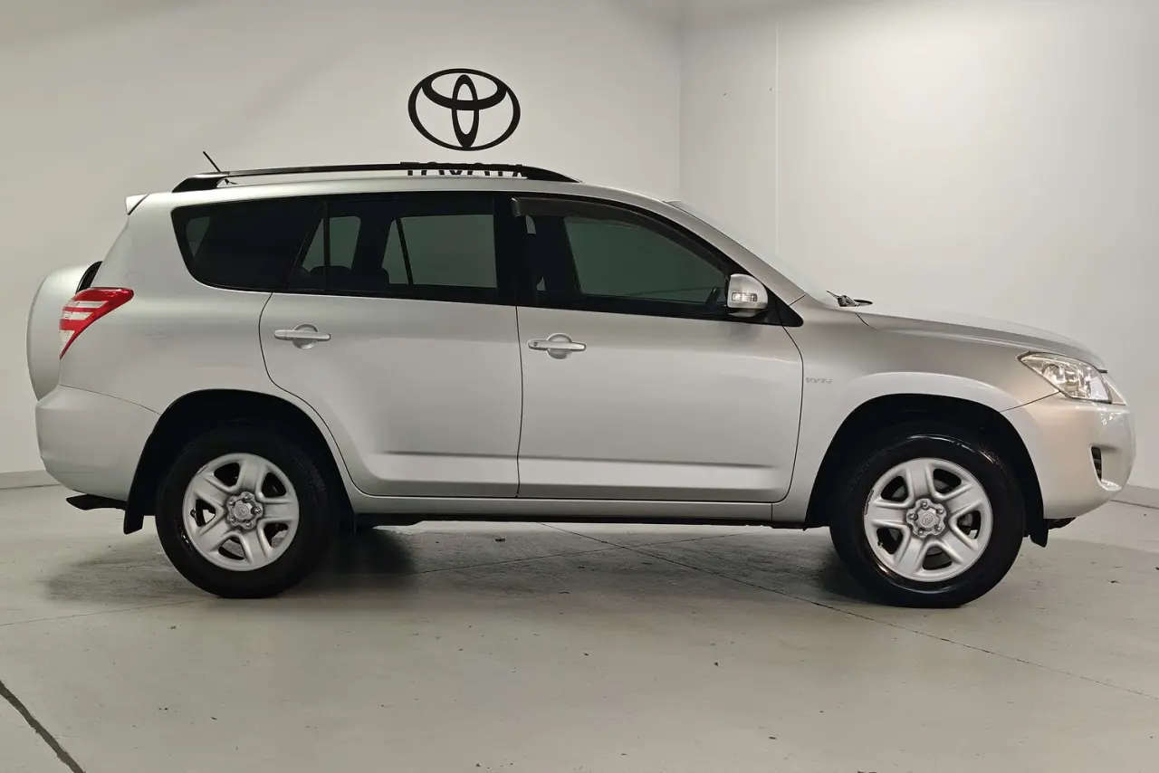 2010 Toyota RAV4 Gallery Image 4