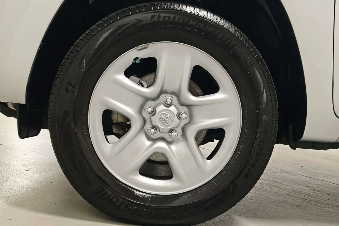 2010 Toyota RAV4 Gallery Image 5