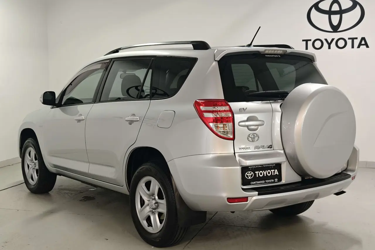 2010 Toyota RAV4 Gallery Image 6