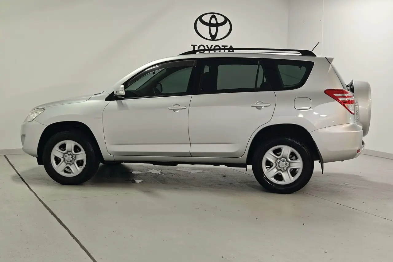 2010 Toyota RAV4 Gallery Image 9