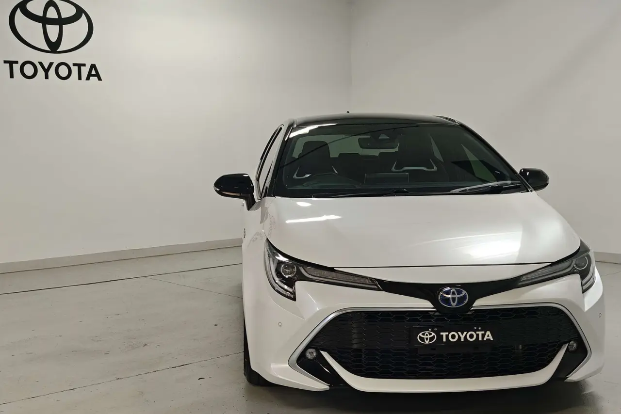 2020 Toyota Corolla Gallery Image 2