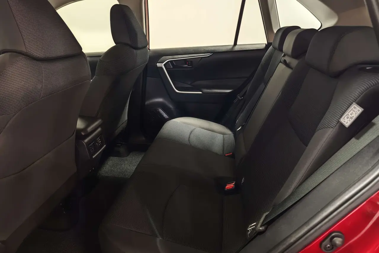 2022 Toyota RAV4 Gallery Image 13