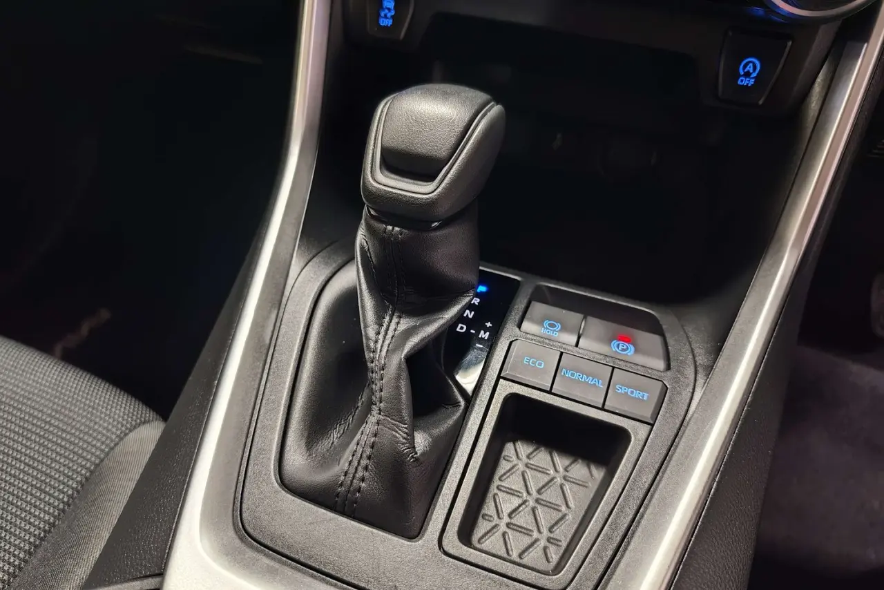 2022 Toyota RAV4 Gallery Image 19