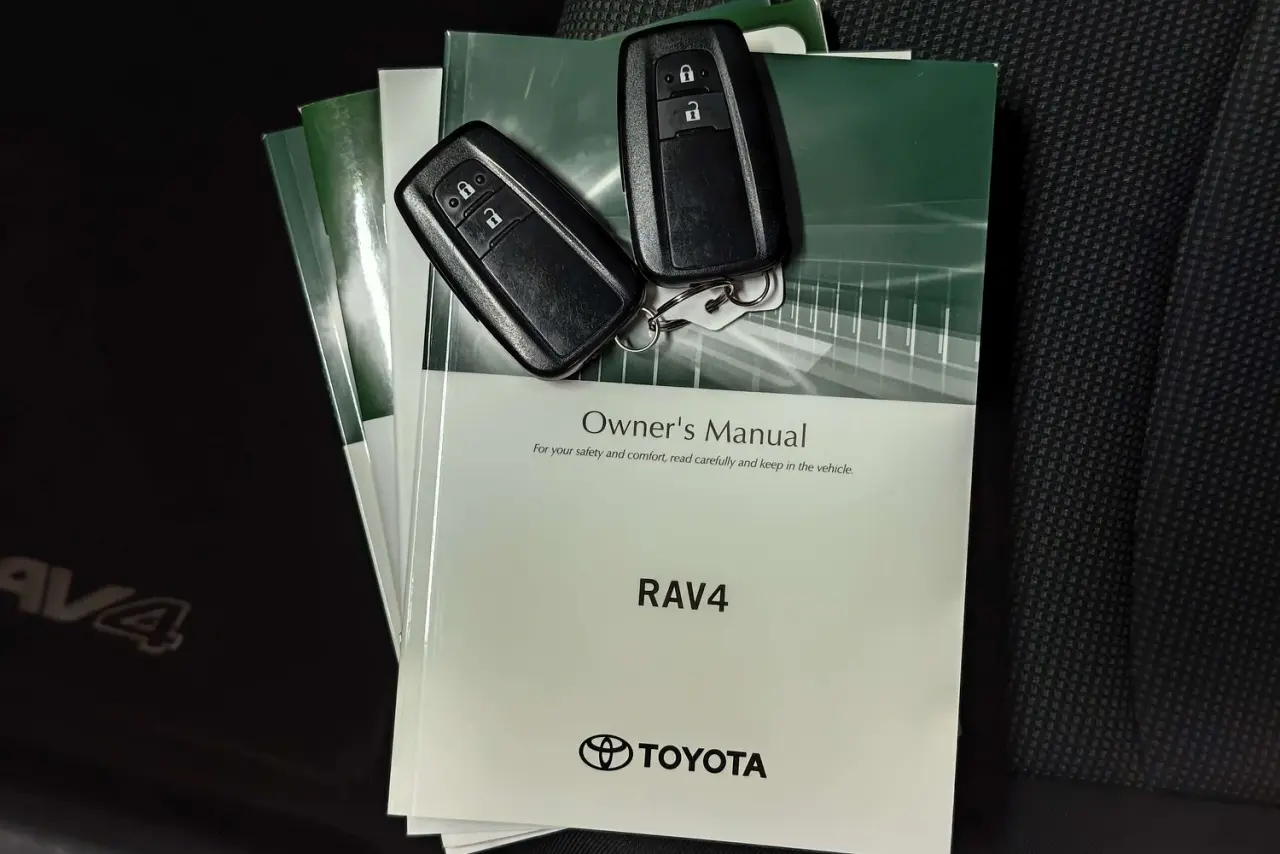 2022 Toyota RAV4 Gallery Image 21