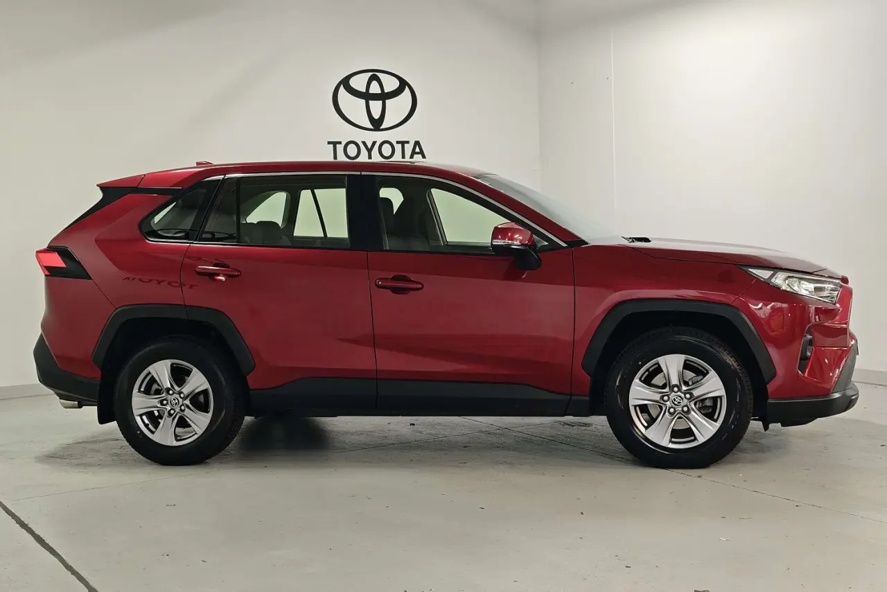 2022 Toyota RAV4 Gallery Image 4