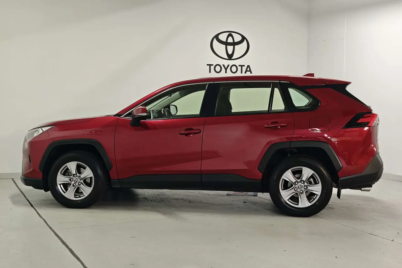 2022 Toyota RAV4 Gallery Image 9