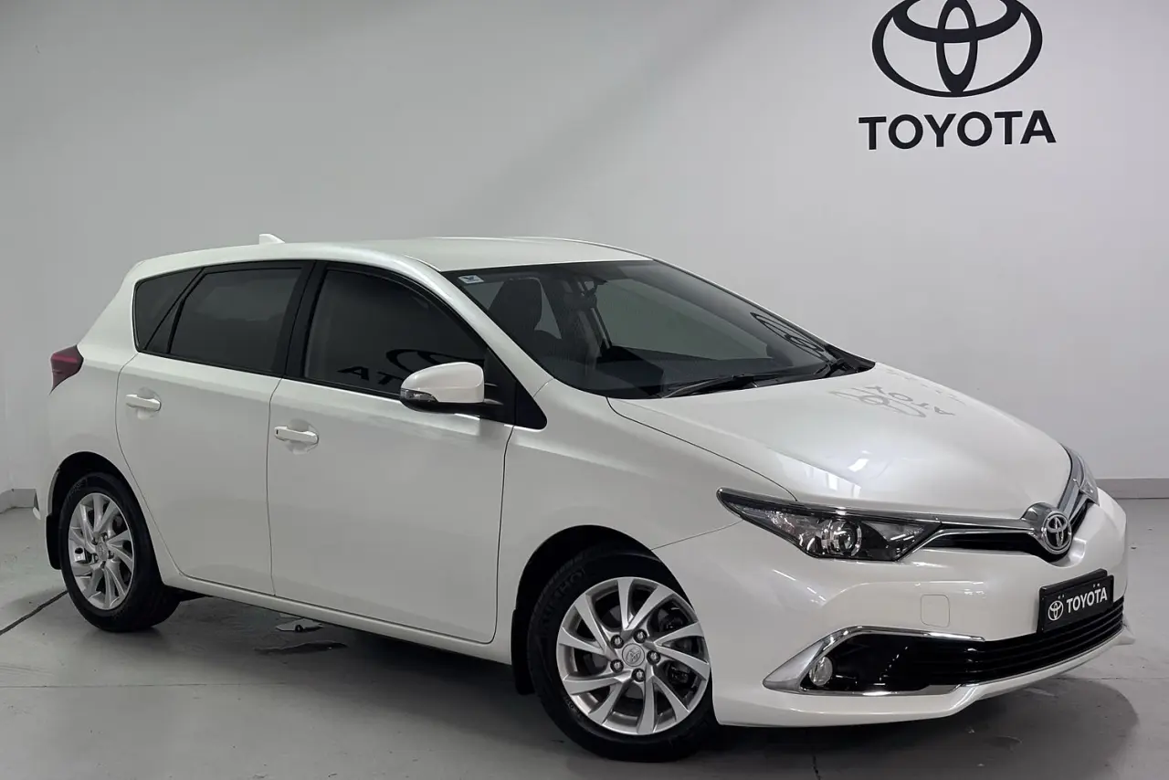 2016 Toyota Corolla Gallery Image 1