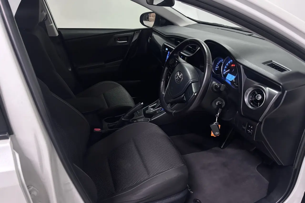 2016 Toyota Corolla Gallery Image 10