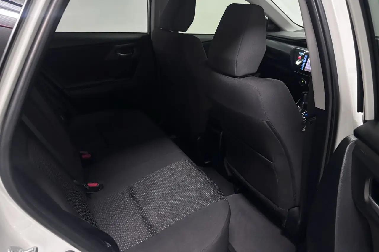 2016 Toyota Corolla Gallery Image 11