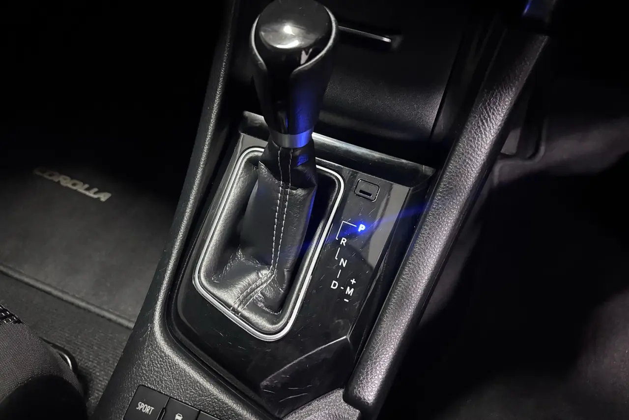 2016 Toyota Corolla Gallery Image 19