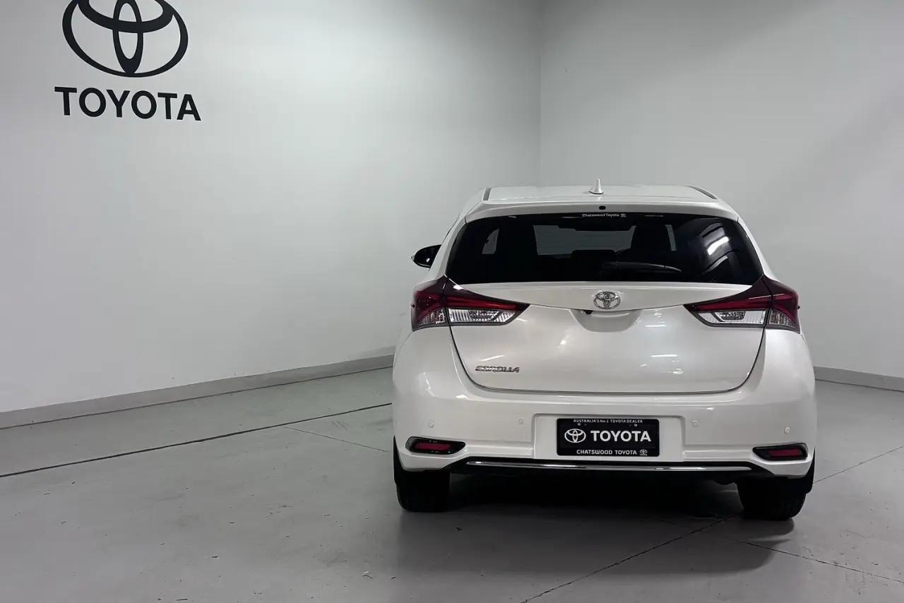 2016 Toyota Corolla Gallery Image 6