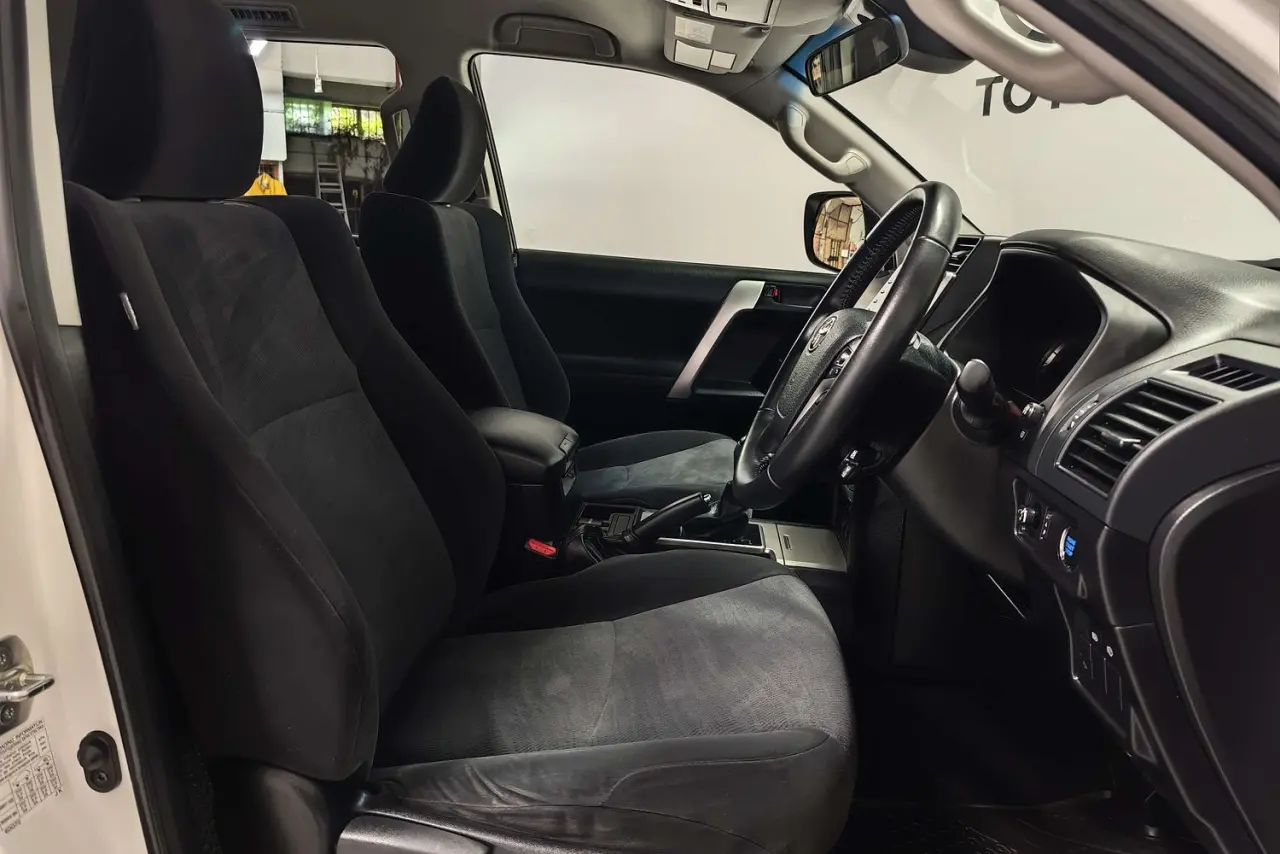 2023 Toyota Landcruiser Prado Gallery Image 10