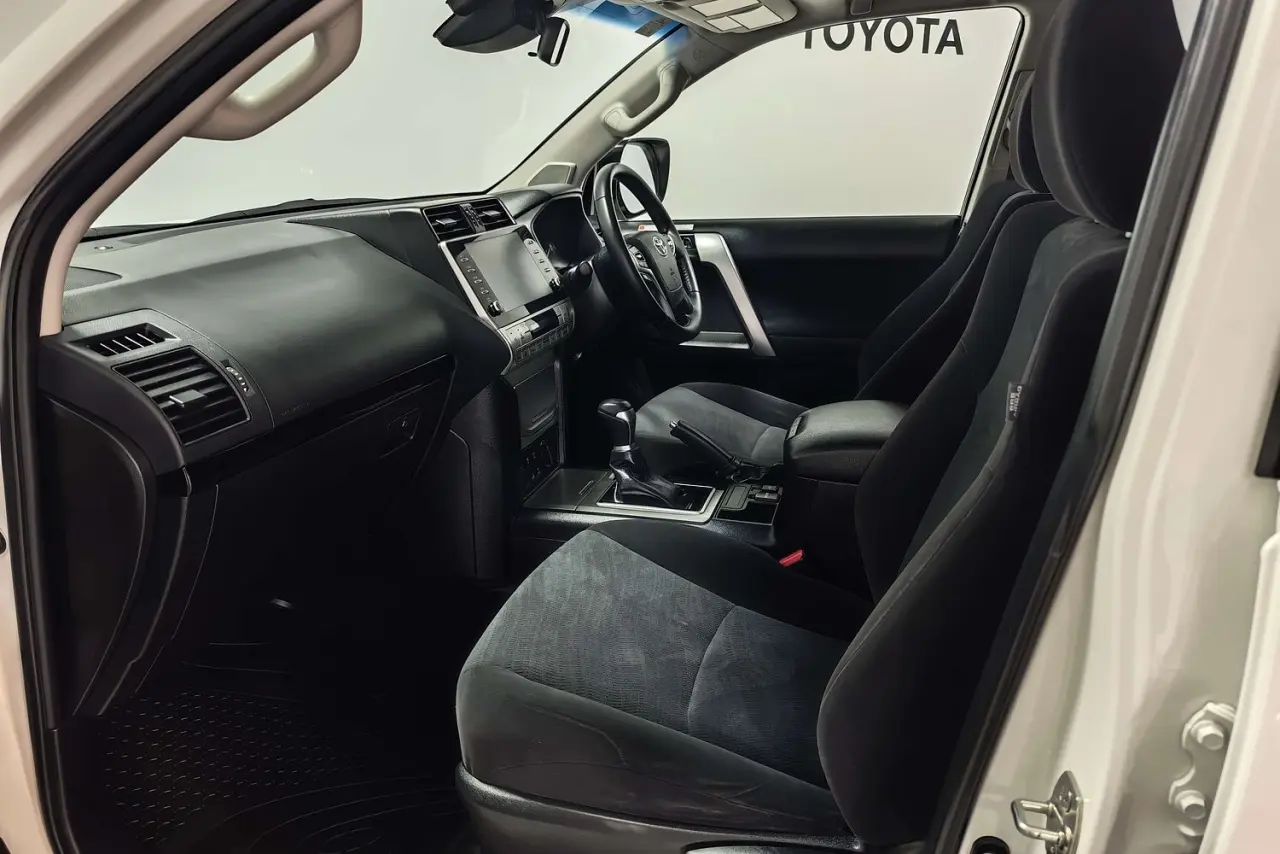 2023 Toyota Landcruiser Prado Gallery Image 15