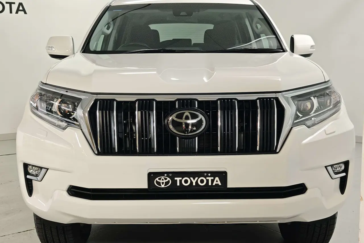 2023 Toyota Landcruiser Prado Gallery Image 3