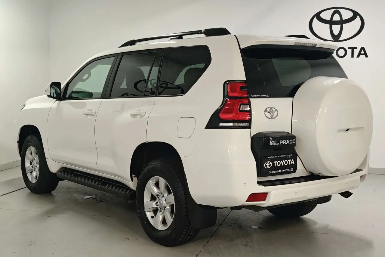 2023 Toyota Landcruiser Prado Gallery Image 6