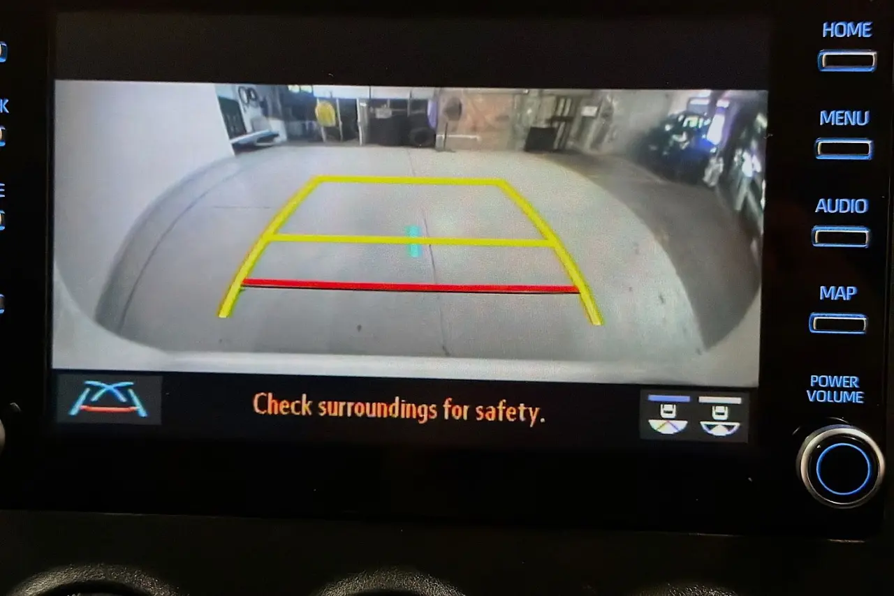 2020 Toyota Hiace Gallery Image 15