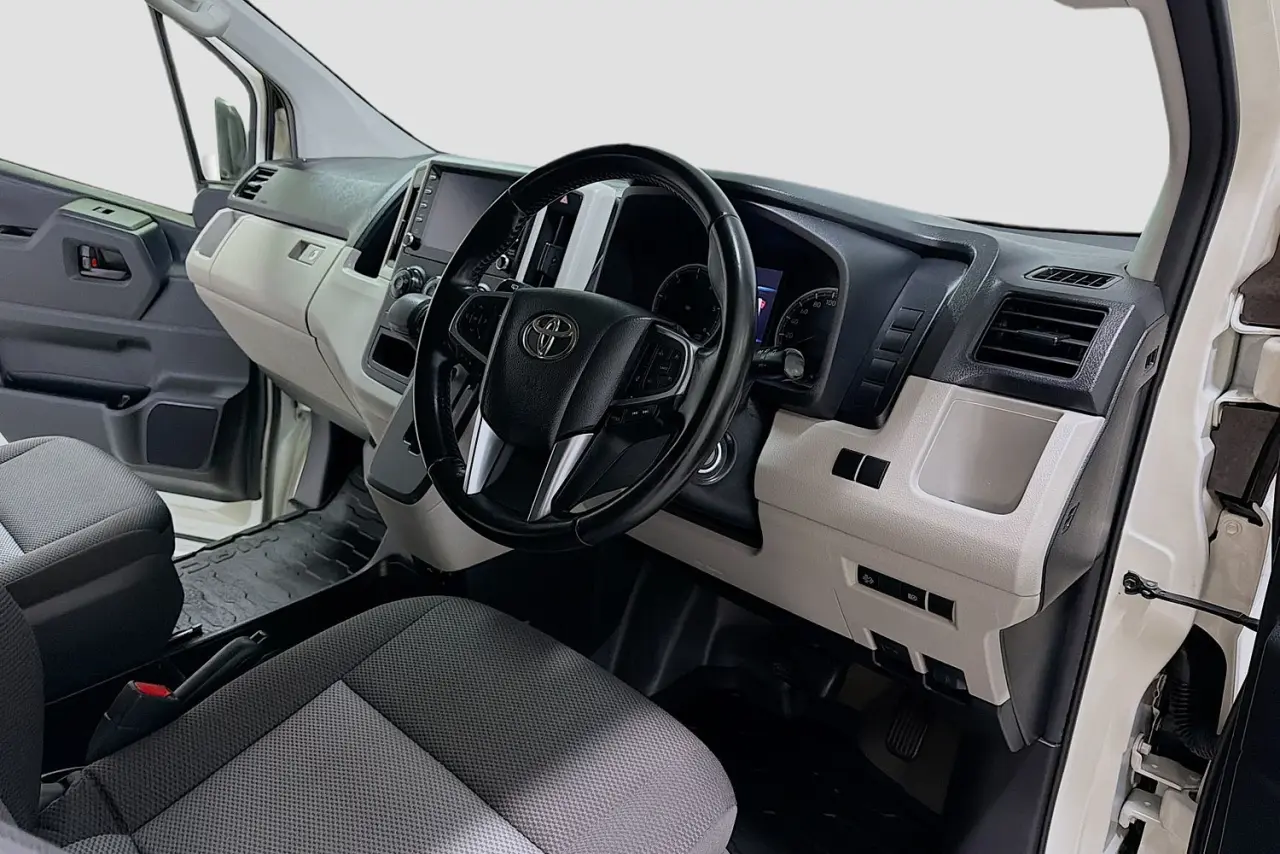 2020 Toyota Hiace Gallery Image 22