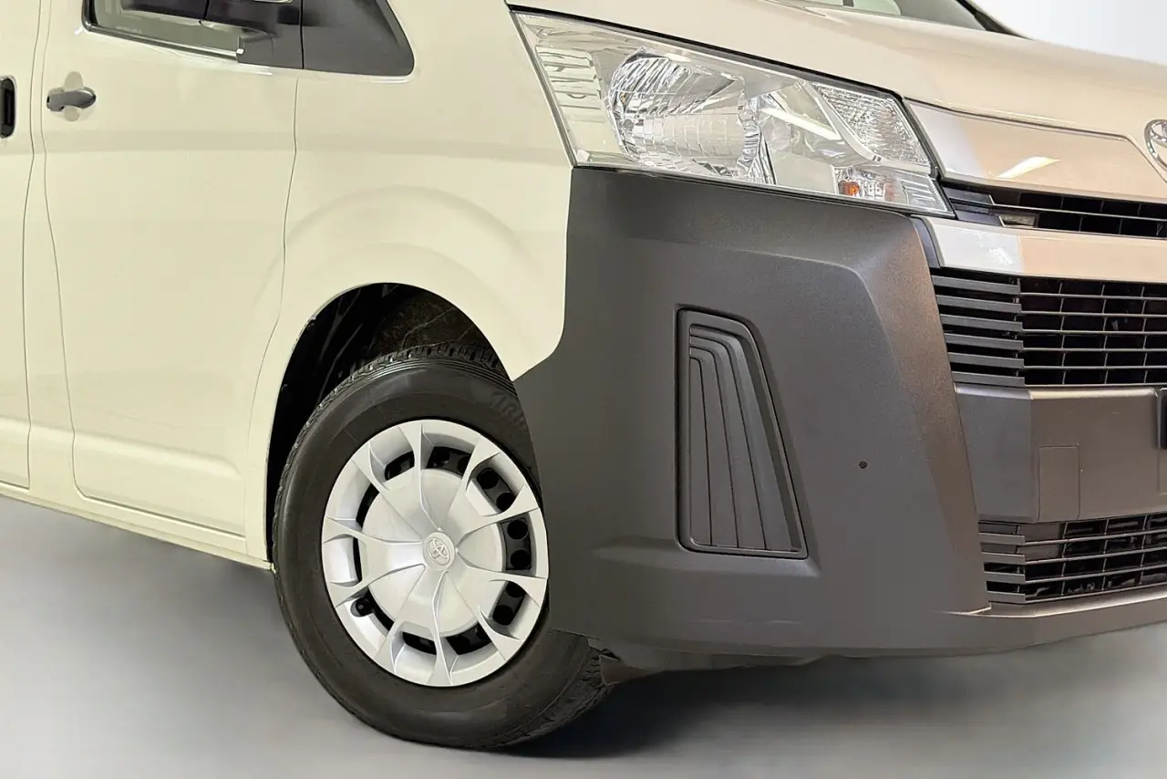 2020 Toyota Hiace Gallery Image 27