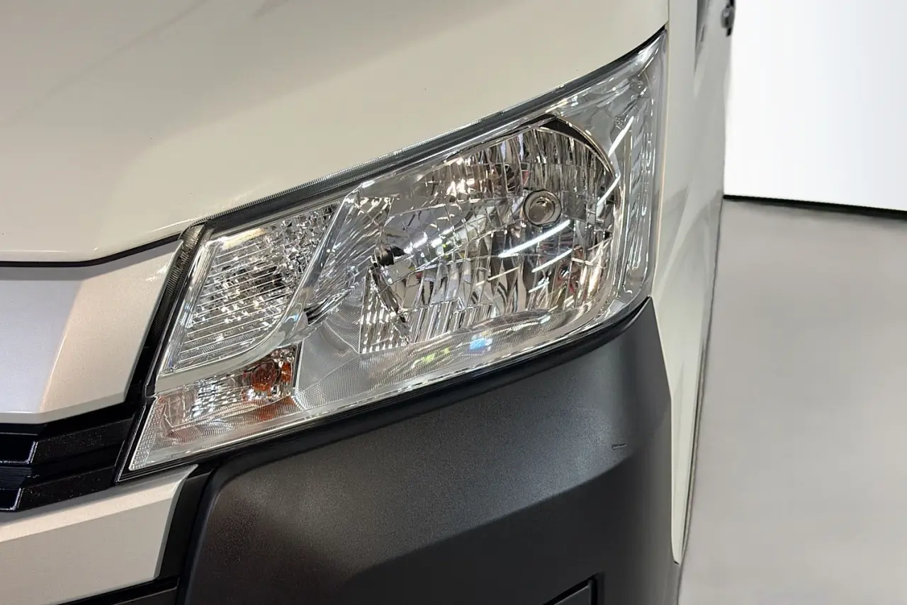 2020 Toyota Hiace Gallery Image 3