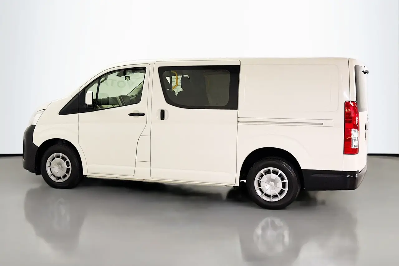2020 Toyota Hiace Gallery Image 5