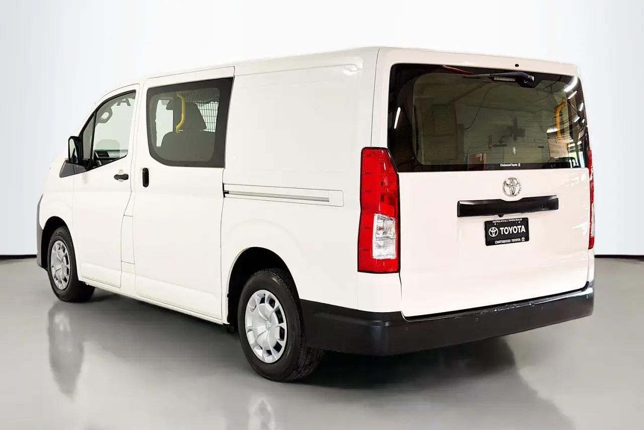 2020 Toyota Hiace Gallery Image 6