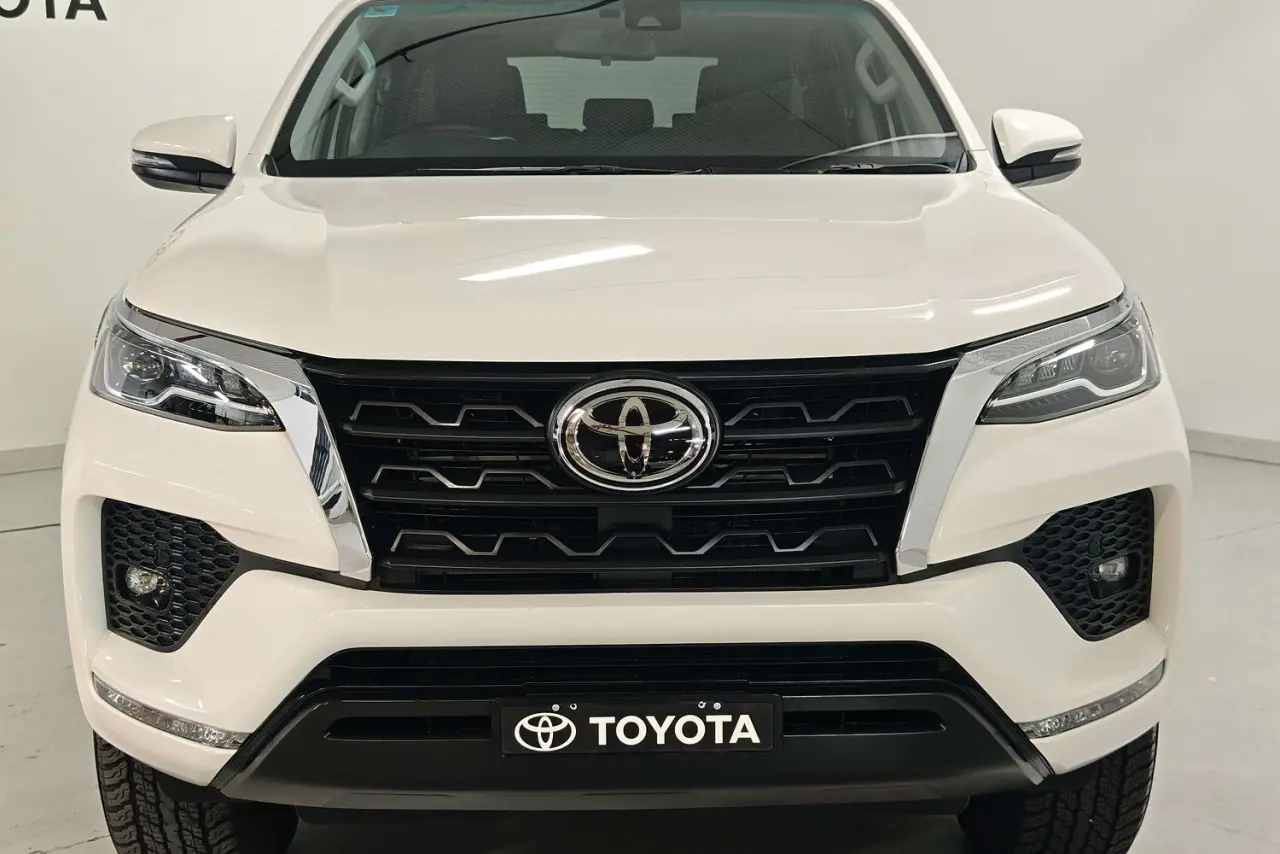 2025 Toyota Fortuner Gallery Image 3