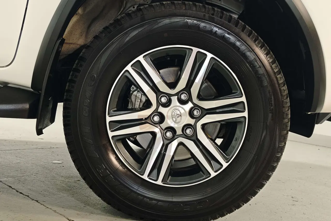 2025 Toyota Fortuner Gallery Image 5