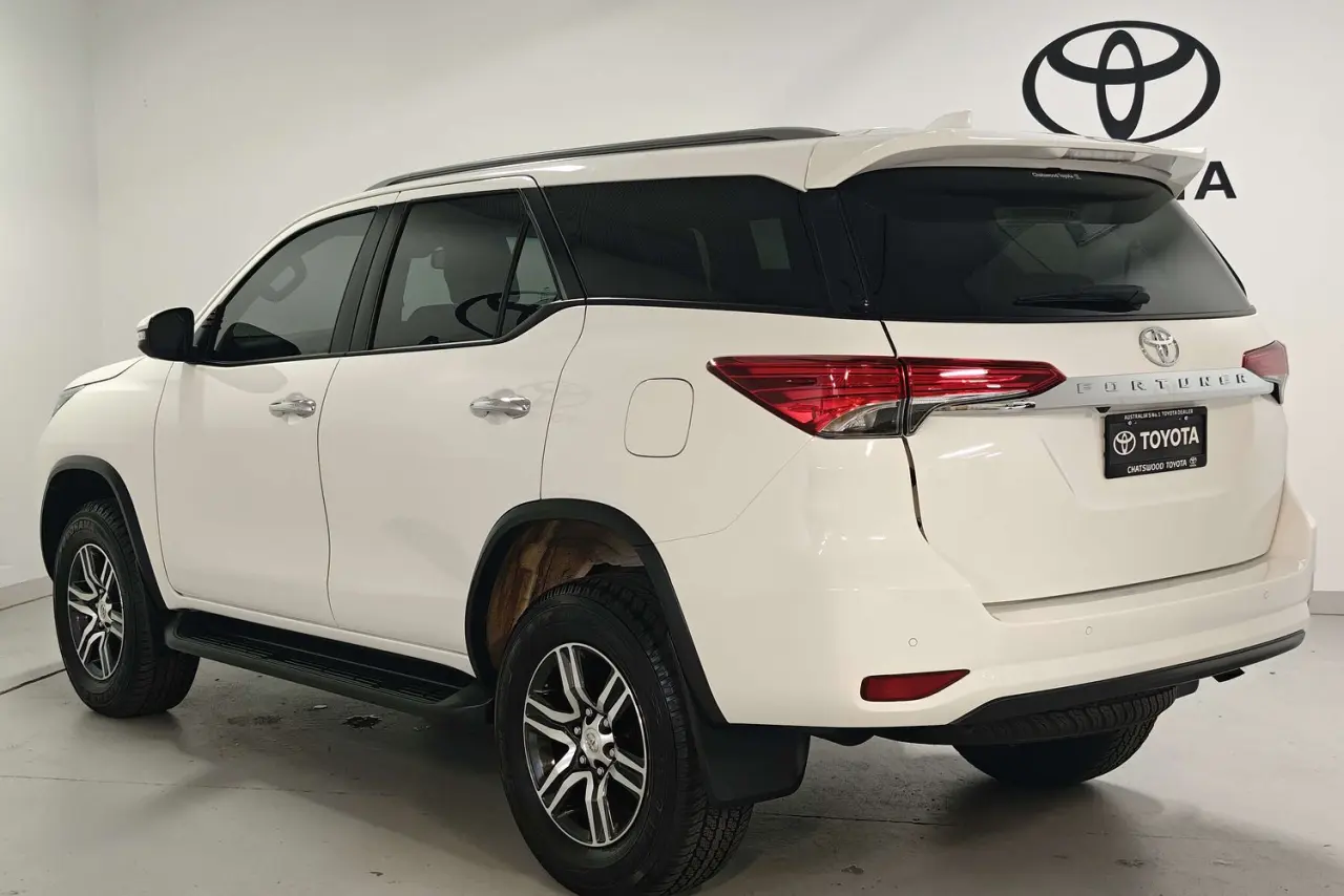 2025 Toyota Fortuner Gallery Image 6