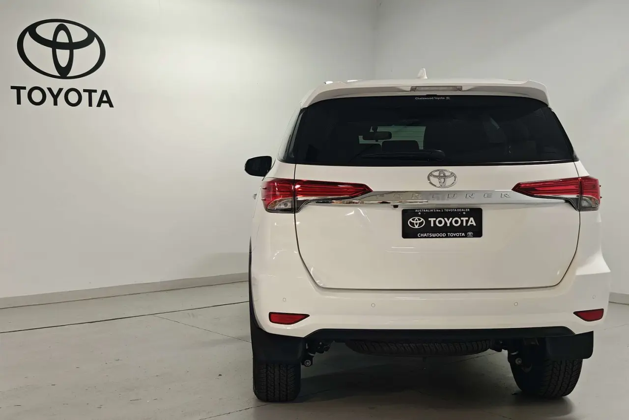 2025 Toyota Fortuner Gallery Image 7