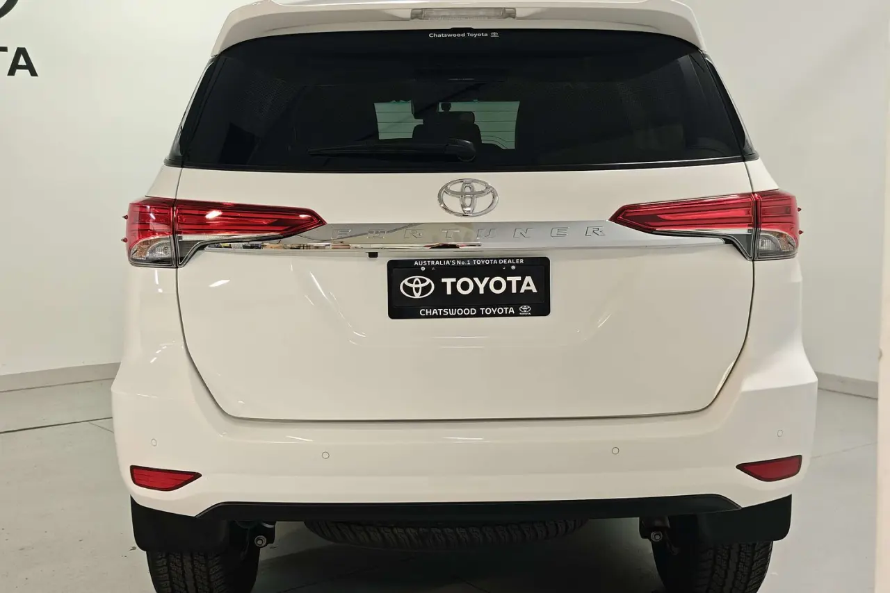 2025 Toyota Fortuner Gallery Image 8