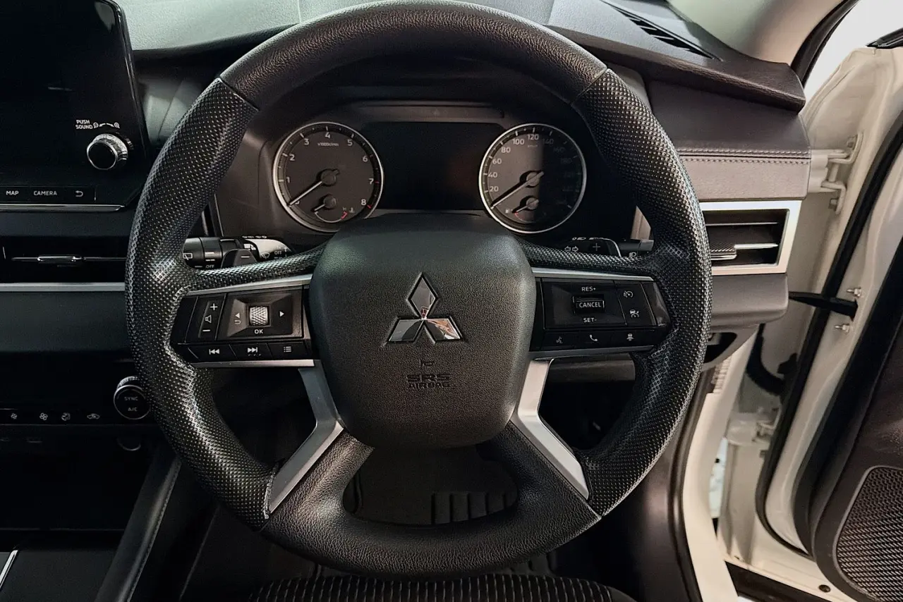 2022 Mitsubishi Outlander Gallery Image 20