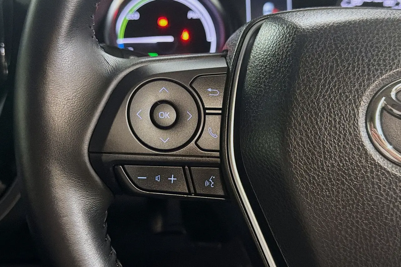 2023 Toyota Camry Gallery Image 17